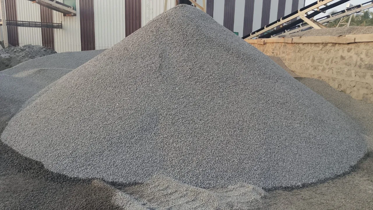 Fine 6mm Crusher Jally aggregate stockpile at Tirupati Balaji Blue Metals LLP, Virudhunagar, Tamil Nadu